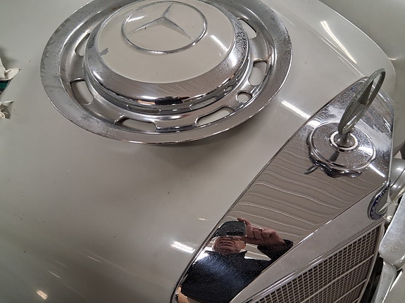 Mercedes-Benz 220 S 4 of 8