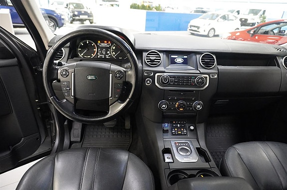 Land Rover Discovery 4 10 of 17
