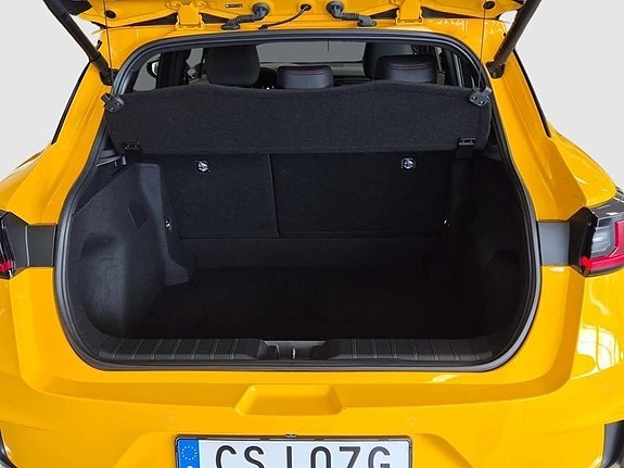 Lexus LBX 10 of 10