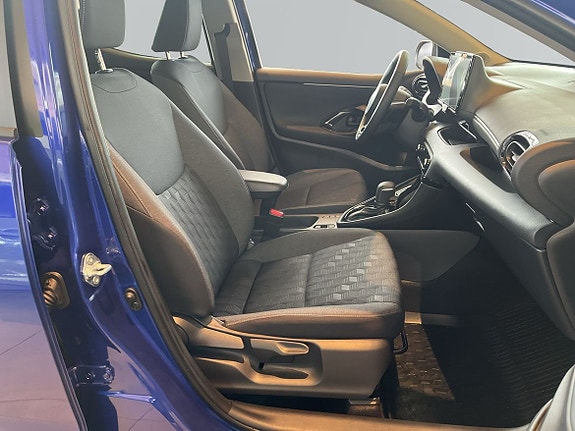 Toyota Yaris 7 of 11