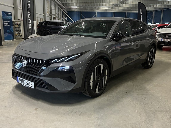 Peugeot 408 8 of 16
