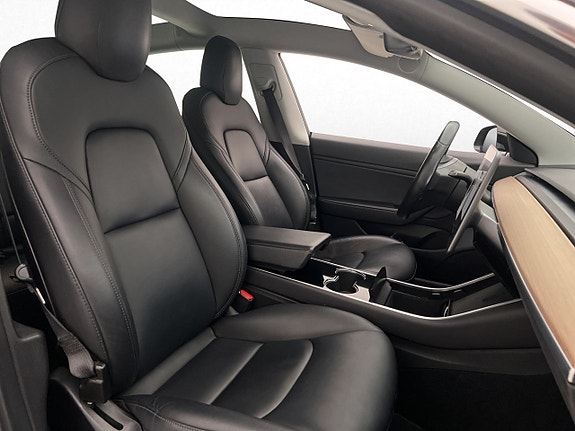 Tesla Model 3 26 of 30
