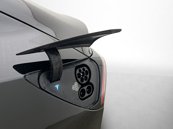 Tesla Model 3 28 of 30