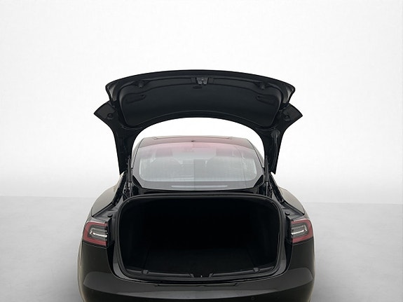 Tesla Model 3 9 of 30