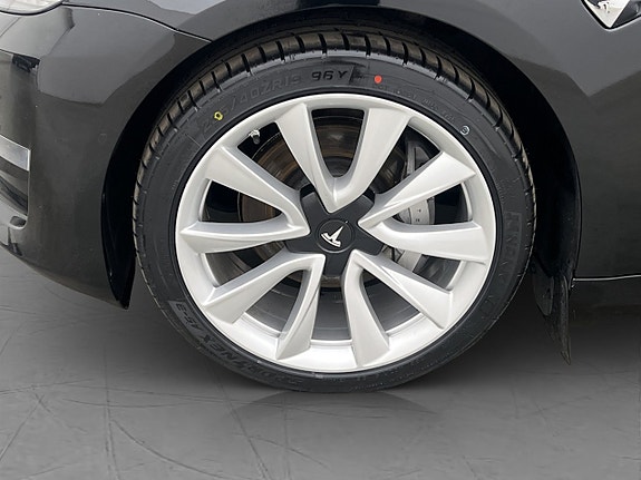 Tesla Model 3 30 of 30