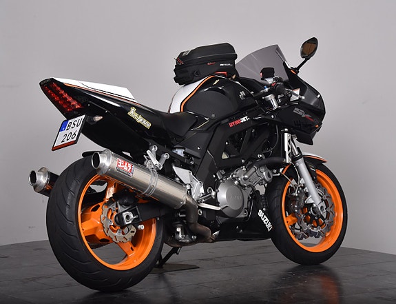 Suzuki SV1000 / SE UTRUSTNING / NYSERVAD 7 of 18