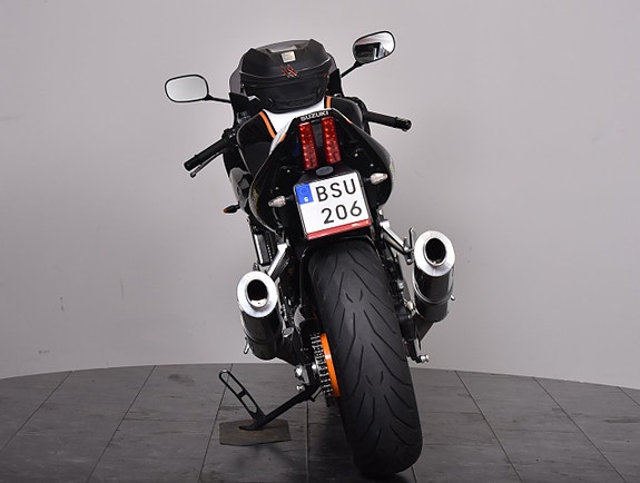 Suzuki SV1000 / SE UTRUSTNING / NYSERVAD 6 of 18