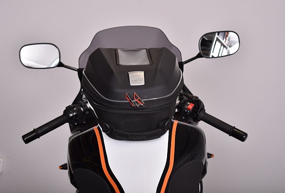 Suzuki SV1000 / SE UTRUSTNING / NYSERVAD 18 of 18