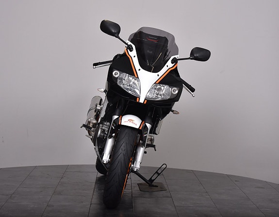 Suzuki SV1000 / SE UTRUSTNING / NYSERVAD 2 of 18