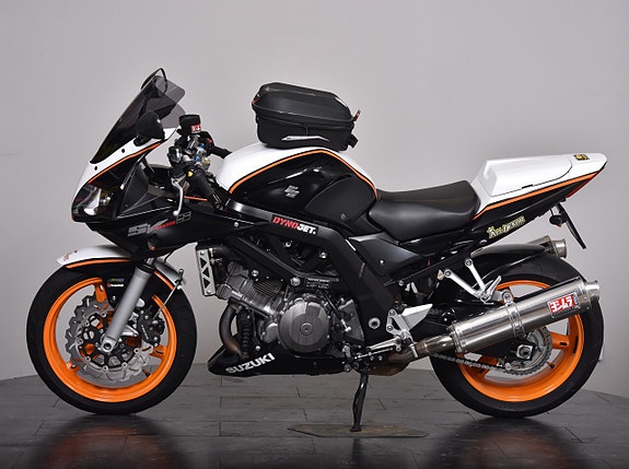 Suzuki SV1000 / SE UTRUSTNING / NYSERVAD 4 of 18