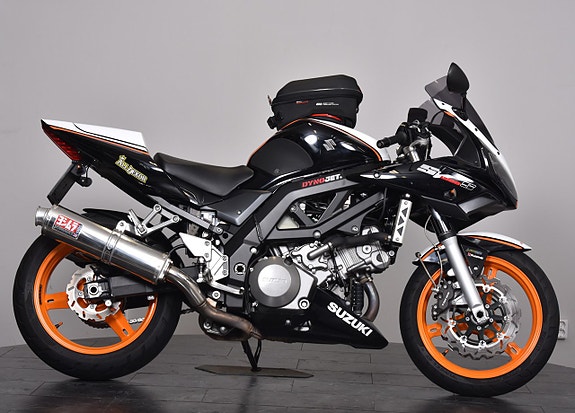 Suzuki SV1000 / SE UTRUSTNING / NYSERVAD 8 of 18