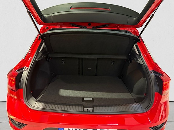 Volkswagen T-Roc 12 of 12