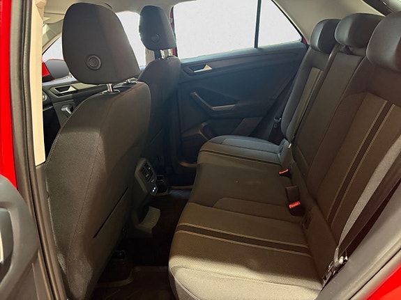 Volkswagen T-Roc 11 of 12
