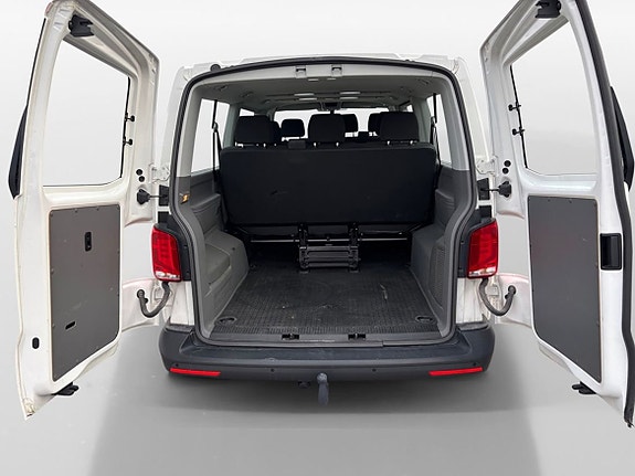 Volkswagen Caravelle 14 of 14