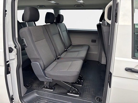 Volkswagen Caravelle 12 of 14