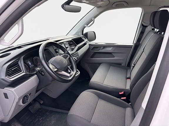 Volkswagen Caravelle 9 of 14