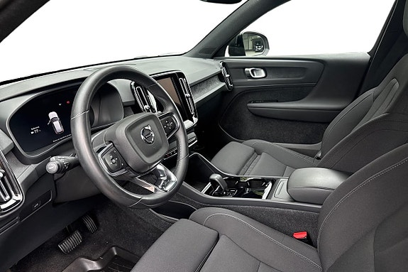 Volvo XC40 14 of 21