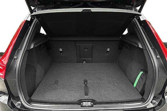 Volvo XC40 12 of 21