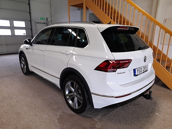 Volkswagen Tiguan 3 of 6