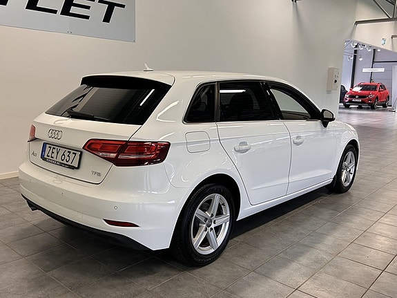 Audi A3 4 of 15