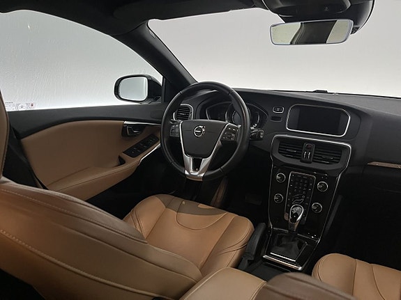 Volvo V40 Cross Country 6 of 22