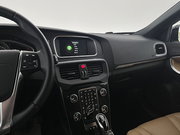Volvo V40 Cross Country 10 of 22