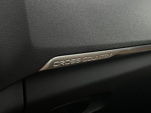 Volvo V40 Cross Country 11 of 22