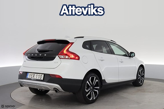 Volvo V40 Cross Country 3 of 22