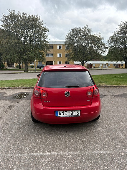 Volkswagen Golf V 5 of 6