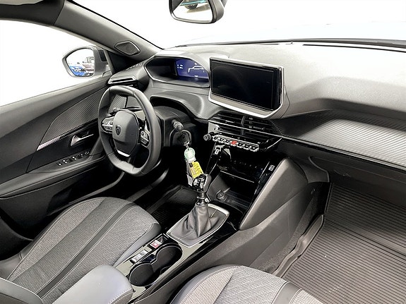 Peugeot 2008 11 of 15