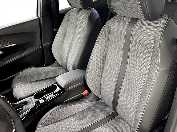 Peugeot 2008 5 of 15