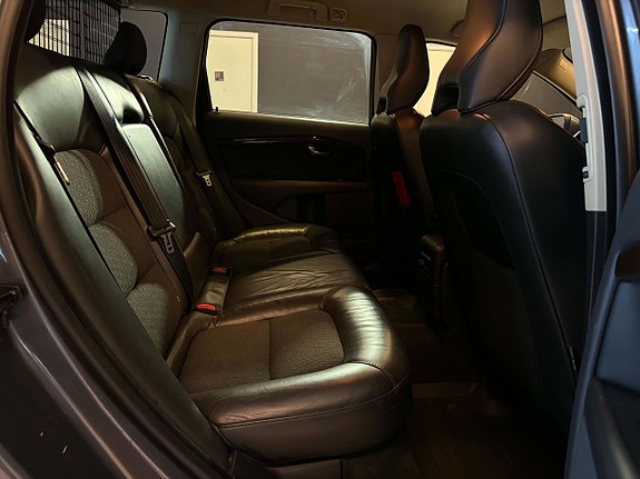 Volvo V70 10 of 15