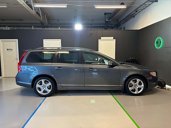 Volvo V70 5 of 15
