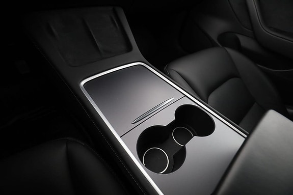 Tesla Model 3 28 of 30