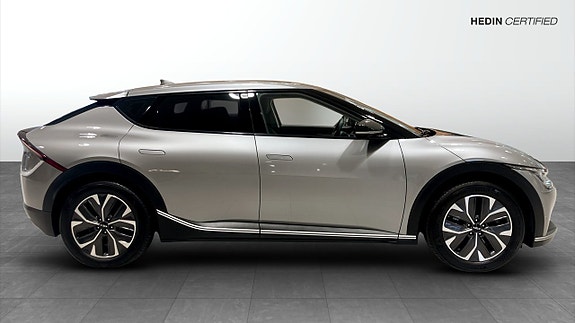Kia EV6 4 of 15