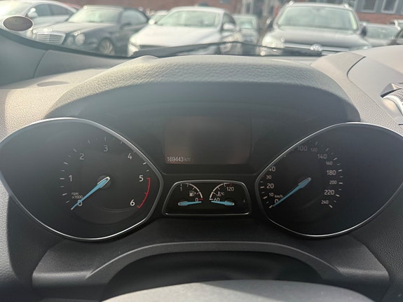 Ford Kuga 23 of 23
