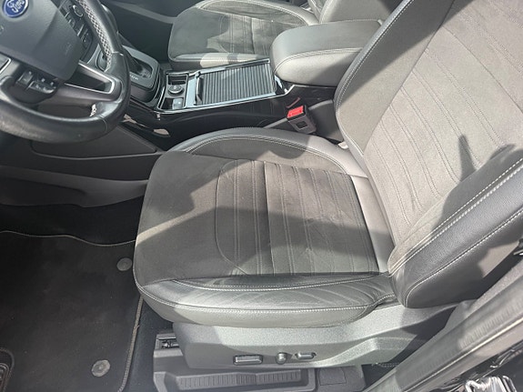 Ford Kuga 17 of 23