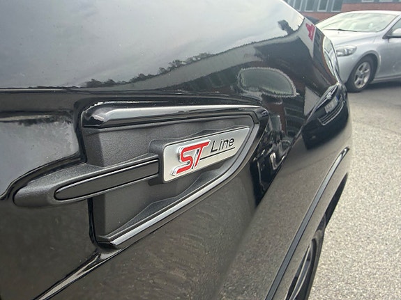 Ford Kuga 9 of 23