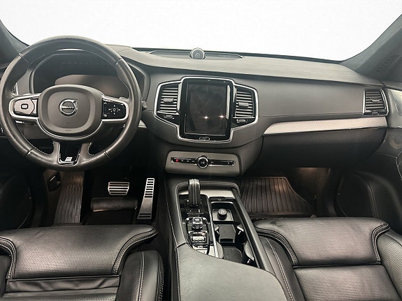 Volvo XC90 18 of 30