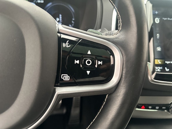 Volvo XC90 16 of 30