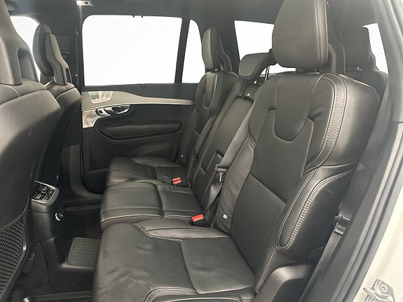 Volvo XC90 29 of 30