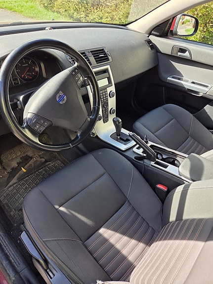 Volvo V50 3 of 3