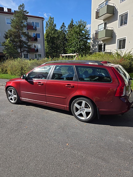 Volvo V50 2 of 3
