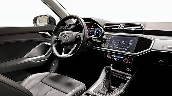 Audi Q3 11 of 15
