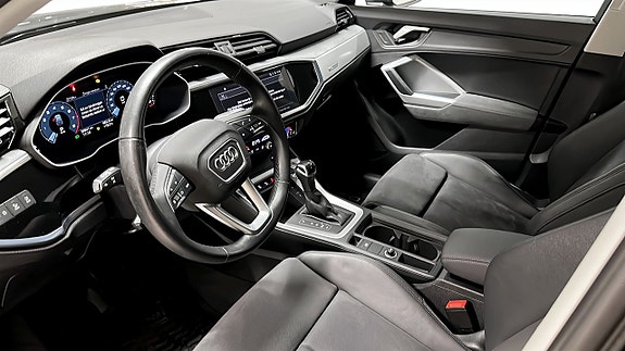 Audi Q3 7 of 15