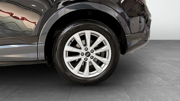 Audi Q3 6 of 15