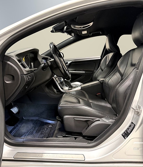 Volvo V60 10 of 26