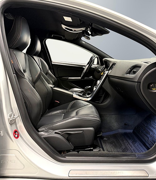 Volvo V60 14 of 26