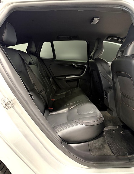 Volvo V60 15 of 26