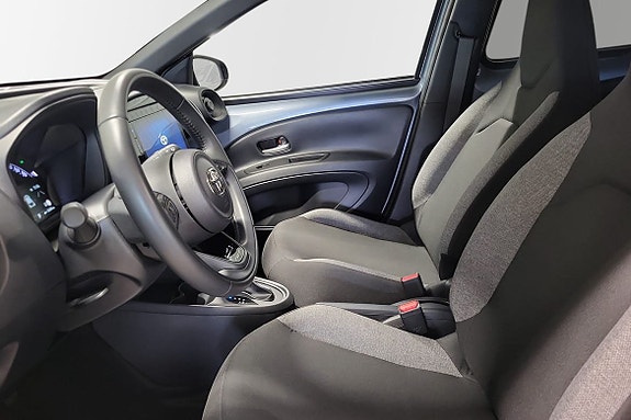 Toyota Aygo X 6 of 13